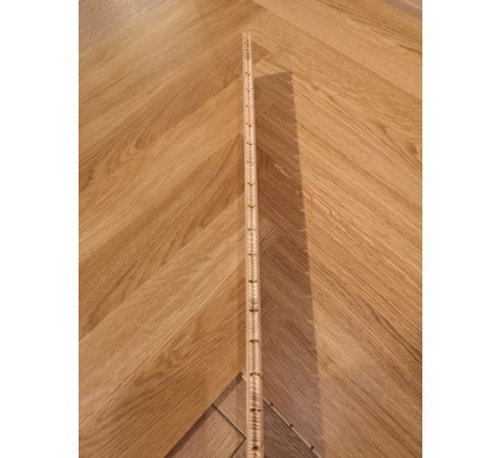 Dubová vrstvená parketa-vzor rybia kosť 11x70x490 avantgard triedenie, prírodný olej, kartáč ostrá hrana