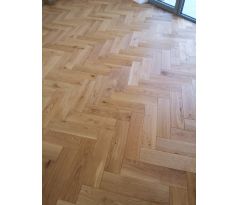 Dub masív herringbone-vzor rybia kosť 15x130x500 prírodny olej Rustik 4V