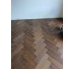 Dub masív herringbone-vzor rybia kosť 15x130x500 hnedý brown olej Rustik kartáč 4V